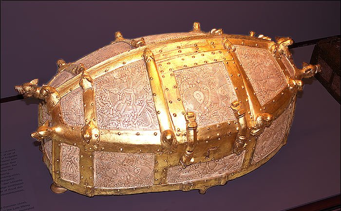 A replica of the original but lost Cammin Chest, a small late-Viking period golden reliquary in the Mammen style (Nationalmuseet).