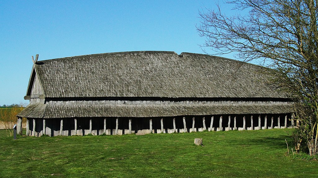  Reconstructed longhouse by the viking ring castle Trelleborg. Langhus